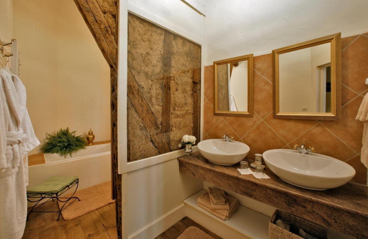 Le Prieure Du Chateau De Biron Biron  Kültér fotó