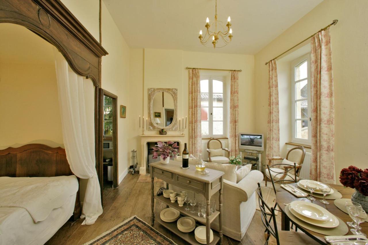 Le Prieure Du Chateau De Biron Biron  Kültér fotó
